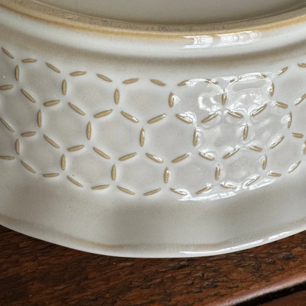 Malacasa Stoneware Pie Dish White Scalloped Ruffled Edge Honeycomb Texture 10in
